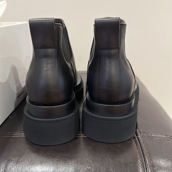 Brand new Bottega Veneta military Lug ankle boot in black in size 38.5 - Picture 5 of 6